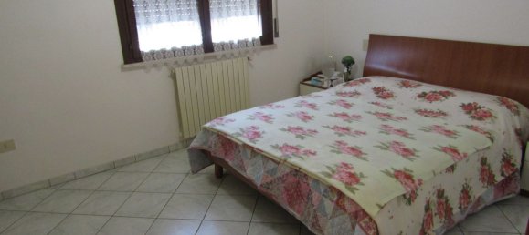 5 rooms Apartment in Vigarano Mainarda, Italy No. 183347 8