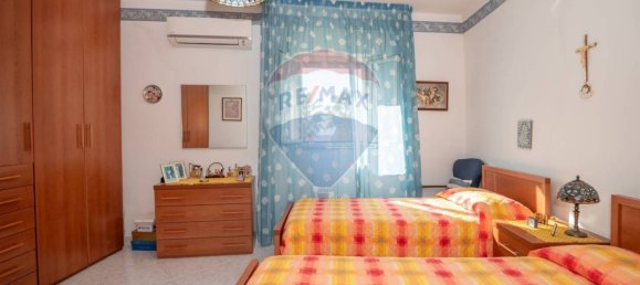 2 bedrooms House in Caltagirone, Italy No. 128677 5