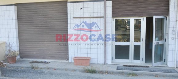 Коммерческая недвижимость 100м² в Кариати, Италия № 107742 2