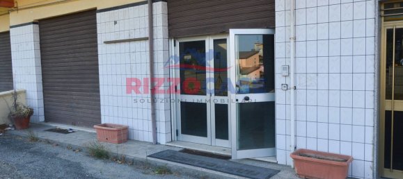 Коммерческая недвижимость 100м² в Кариати, Италия № 107742 8