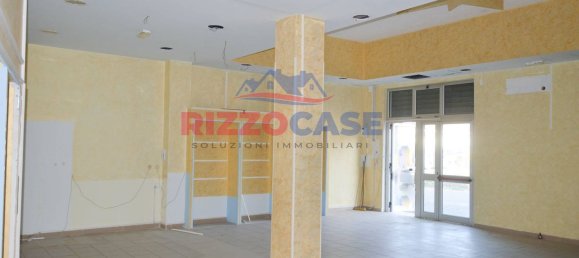 Коммерческая недвижимость 100м² в Кариати, Италия № 107742 7