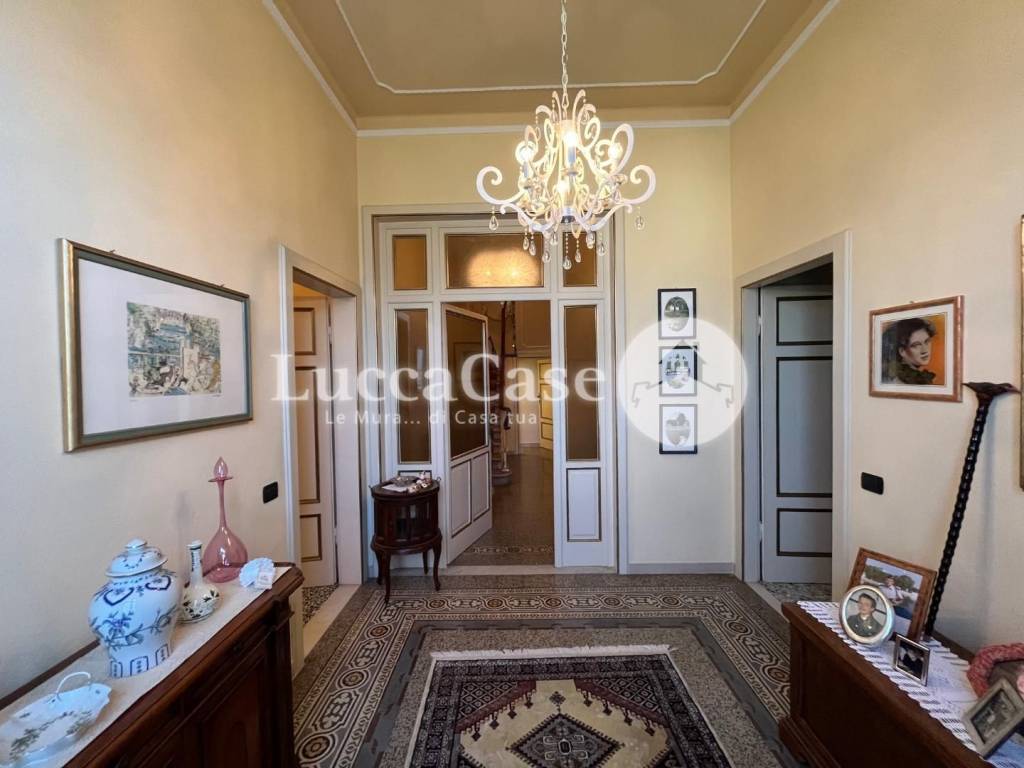 8 rooms Villa in Capannori, Italy No. 143016