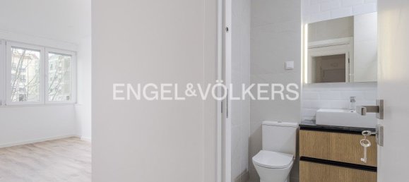 2 bedrooms Apartment in Lisbon, Portugal No. 12607 15
