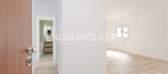 2 bedrooms Apartment in Lisbon, Portugal No. 12607 11