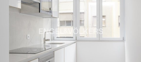 2 bedrooms Apartment in Lisbon, Portugal No. 12607 7