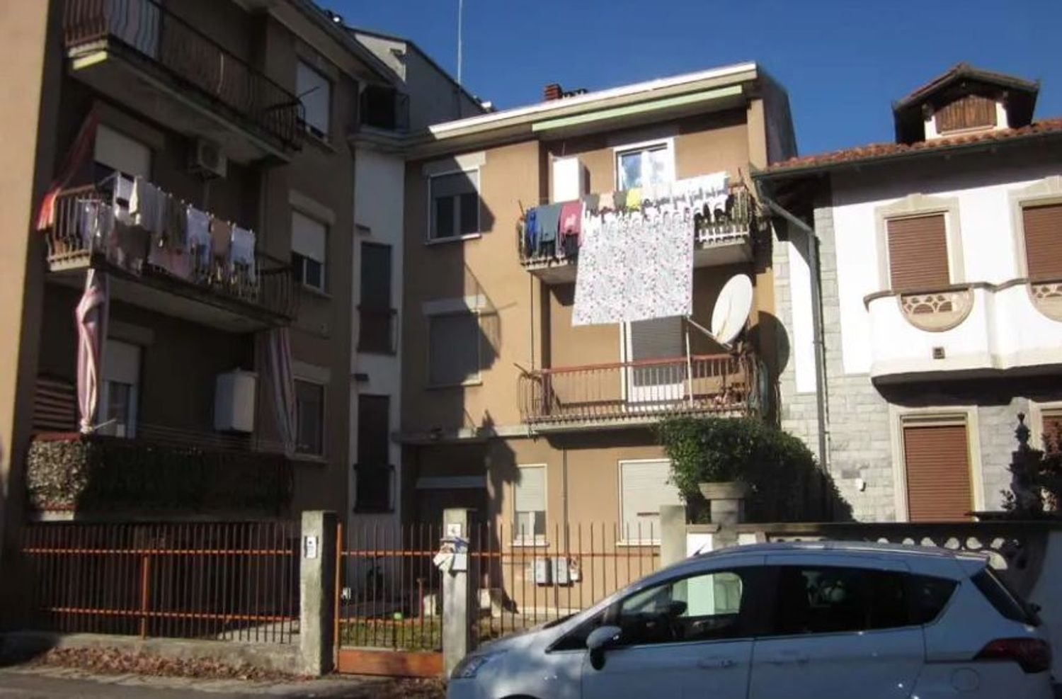 3 rooms Apartment in Vigevano, Italy No. 180431