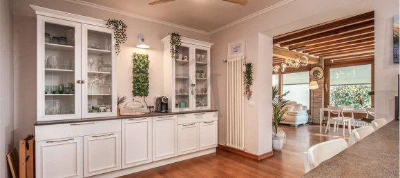 4 bedrooms Villa in Scandiano, Italy No. 309224 14