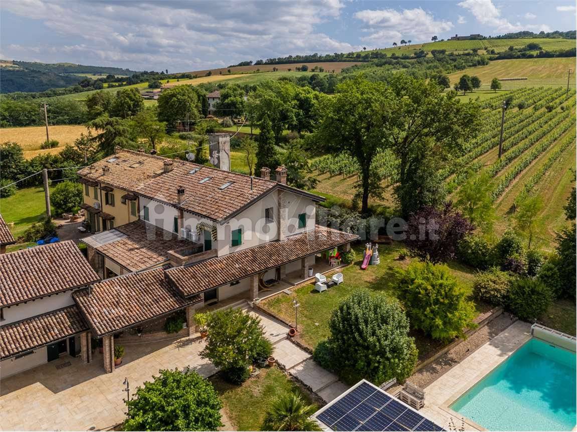 4 bedrooms Villa in Scandiano, Italy No. 309224