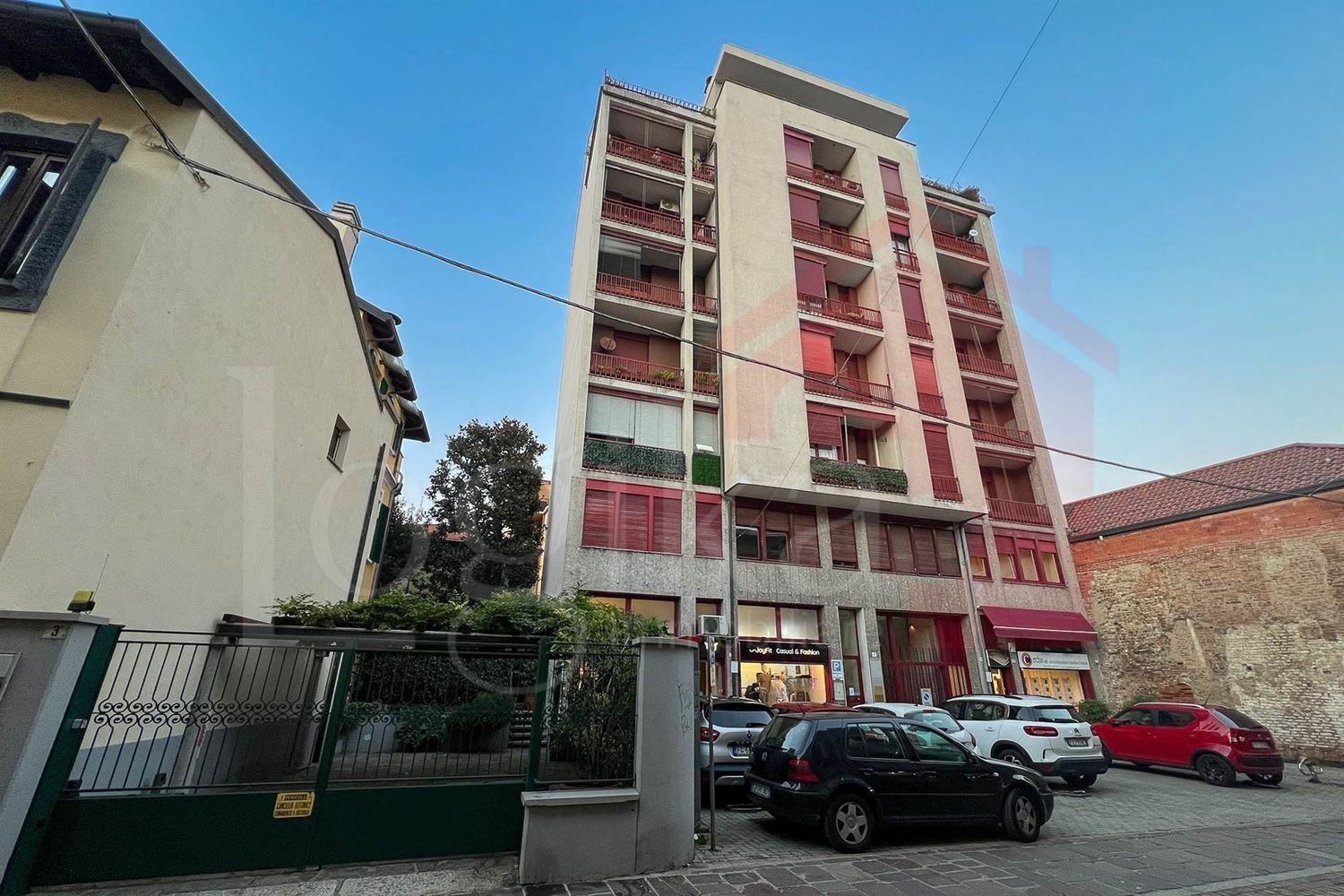 3 rooms Apartment in Legnano, Italy No. 195957