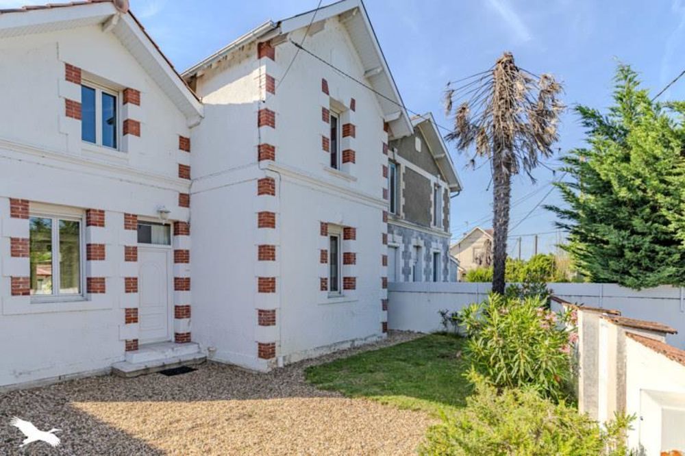 3 Schlafzimmer Haus in Coutras, France, Nr. 277110