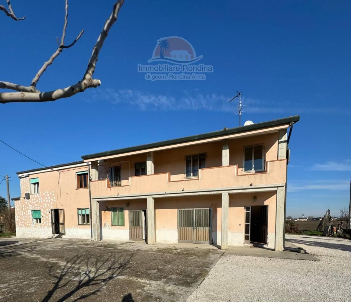 9 rooms House in Villamarzana, Italy No. 208543