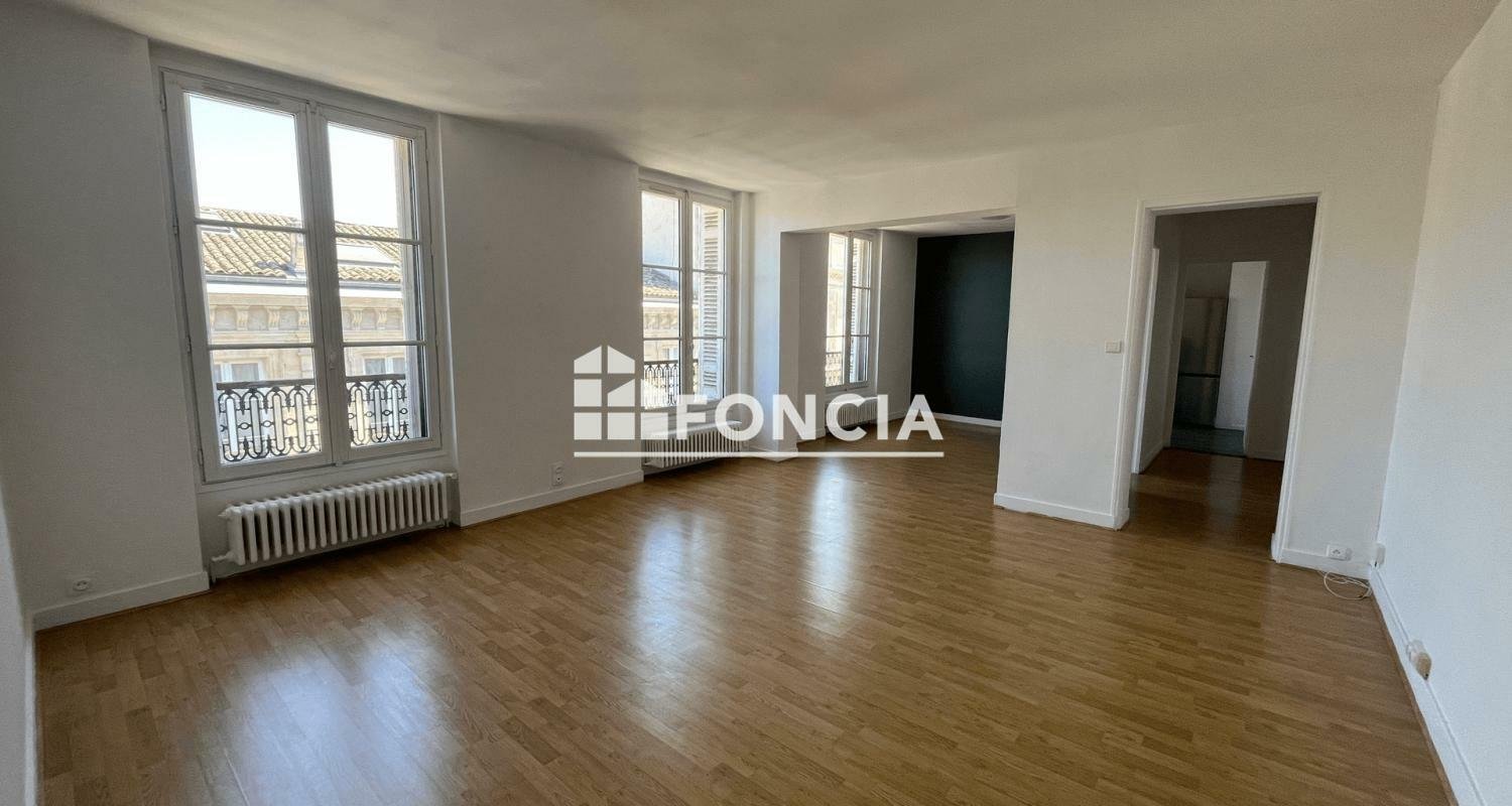 3 bedrooms Apartment in Bordeaux, France No. 278125