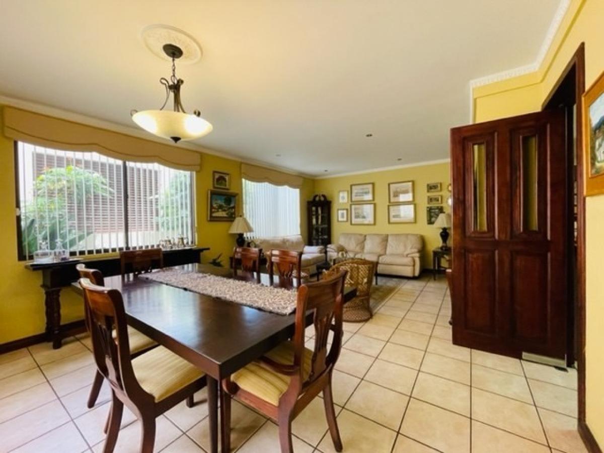 3 Schlafzimmer Haus in Santa Ana, Costa Rica, Nr. 1106