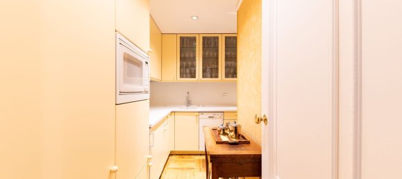 4 bedrooms Apartment in Madrid, Spain No. 153621 13