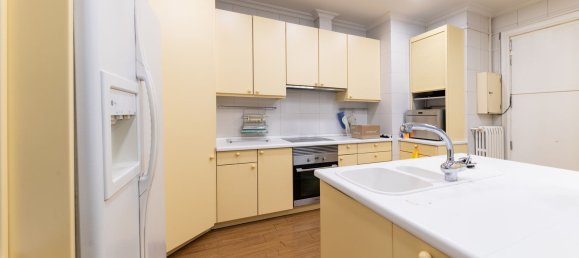 4 bedrooms Apartment in Madrid, Spain No. 153621 22