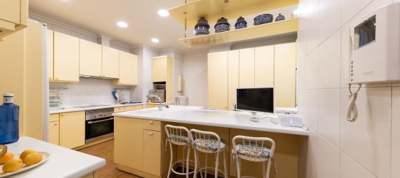 4 bedrooms Apartment in Madrid, Spain No. 153621 10