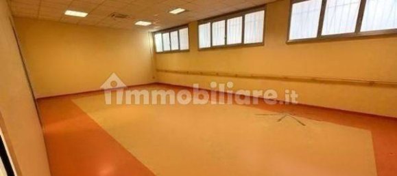 450m² Commercial property in Rome, Italy No. 375572 8