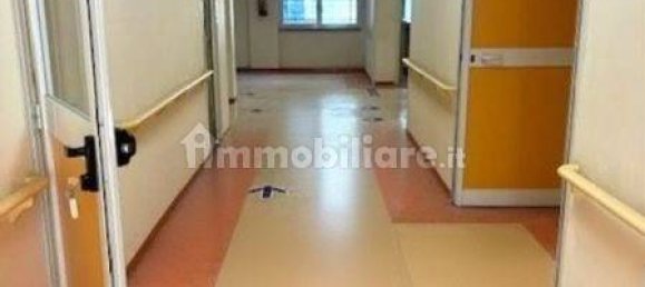 450m² Commercial property in Rome, Italy No. 375572 5