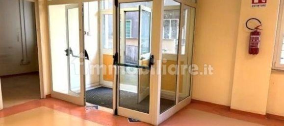 450m² Commercial property in Rome, Italy No. 375572 3