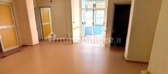 450m² Commercial property in Rome, Italy No. 375572 4