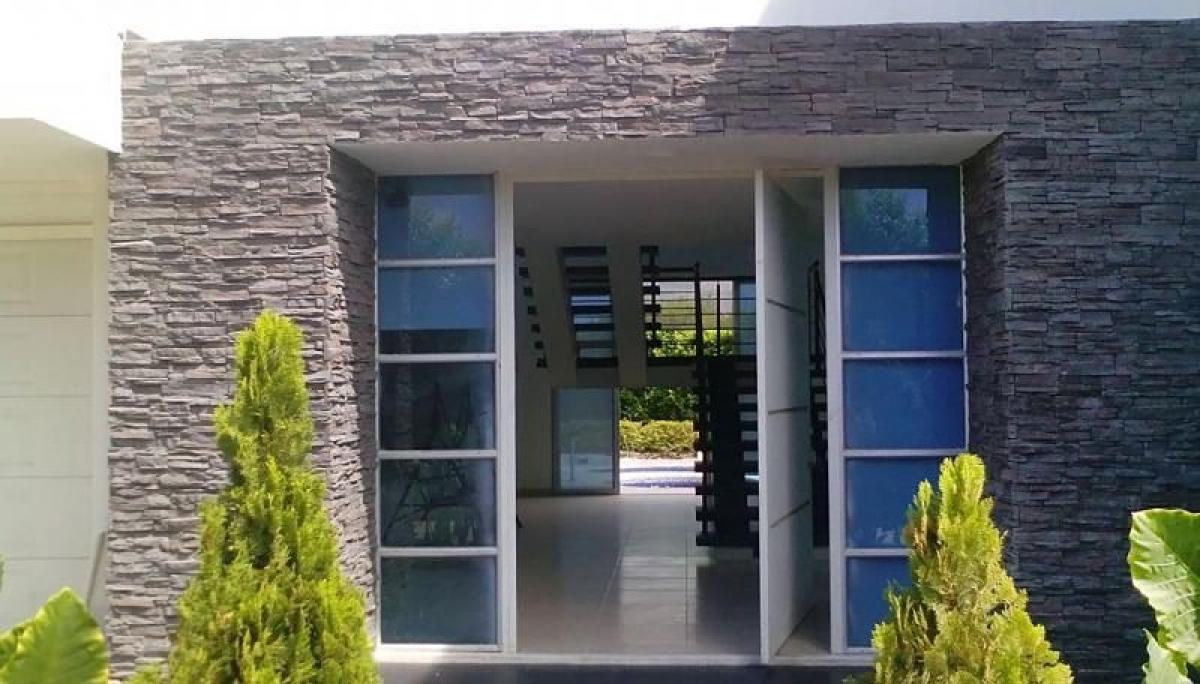 4 bedrooms House in Cundinamarca, Colombia No. 8122