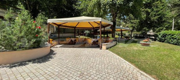 Propiedad comercial en Rocca di Cambio, Italy 400 m² No. 211039 4