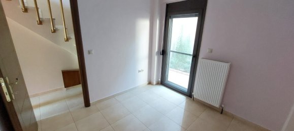 3 bedrooms Property in Pylaia, Greece No. 2076 12