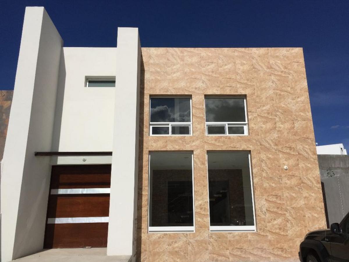 3 bedrooms House in Queretaro, Mexico No. 151453