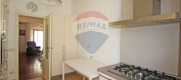 3 rooms Apartment in Rome, Italy No. 52570 2