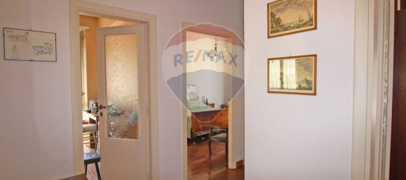 3 rooms Apartment in Rome, Italy No. 52570 6