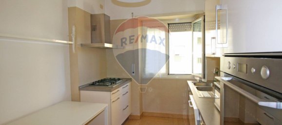 3 rooms Apartment in Rome, Italy No. 52570 4