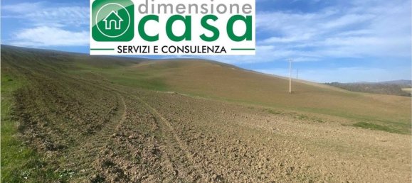 175000m² Land in San Cataldo, Italy No. 85904 3