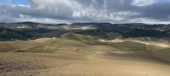 175000m² Land in San Cataldo, Italy No. 85904 6