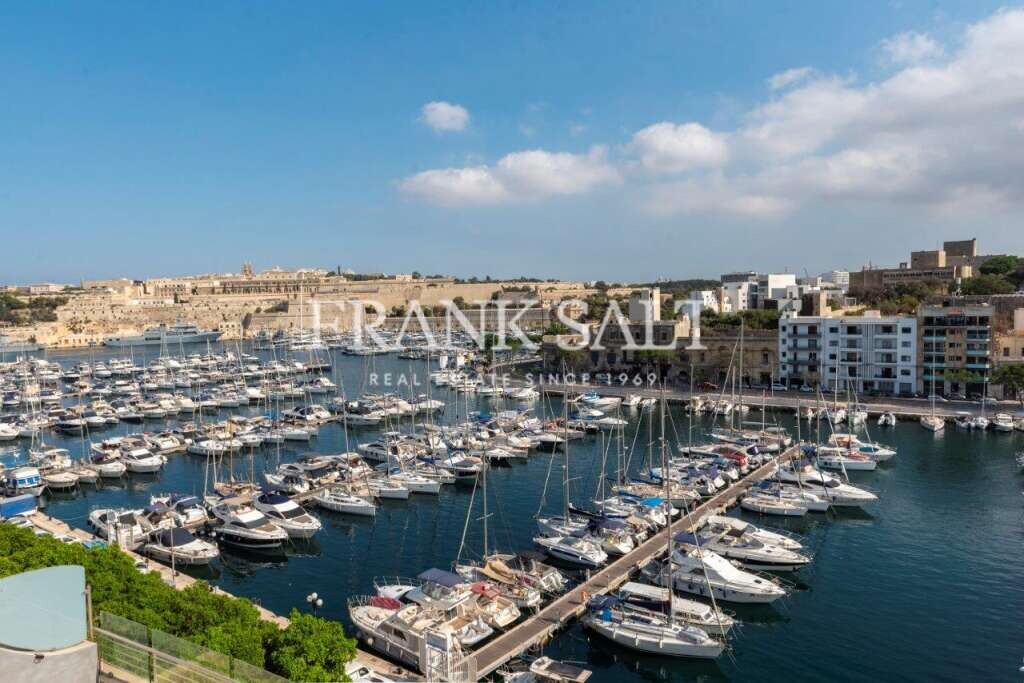 Apartamento T3 em Ta' Xbiex, Malta N.º 8621