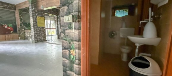 160m² Commercial property in Rome, Italy No. 158197 8