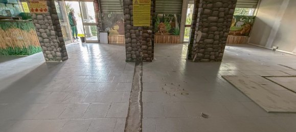 160m² Commercial property in Rome, Italy No. 158197 11