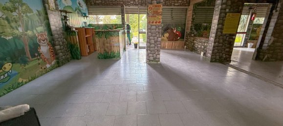 160m² Commercial property in Rome, Italy No. 158197 3