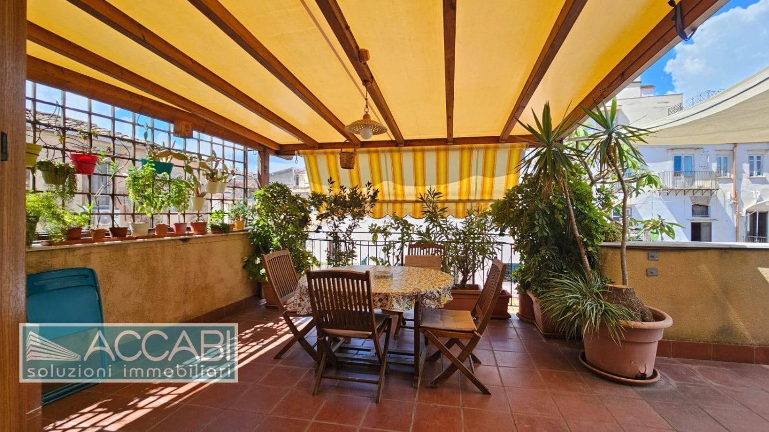 3 bedrooms Apartment in Palermo, Italy No. 269503