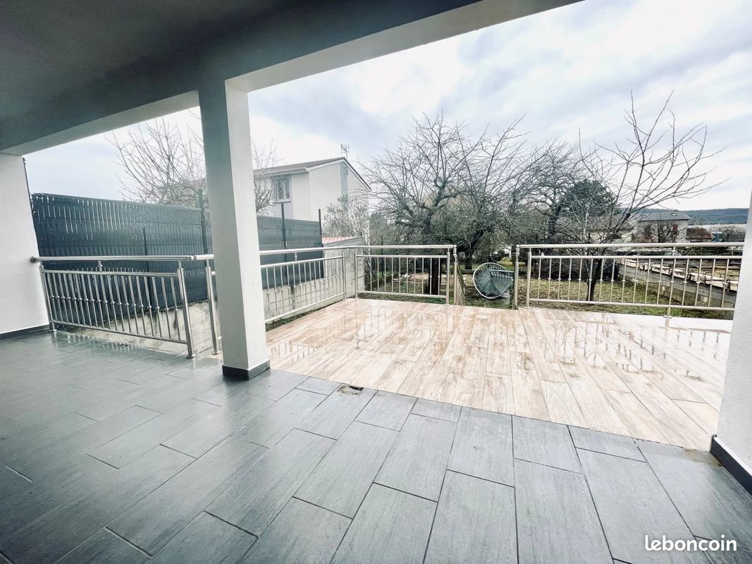 Apartamento de 4 habitaciónes en Pont-a-Mousson, France No. 252873