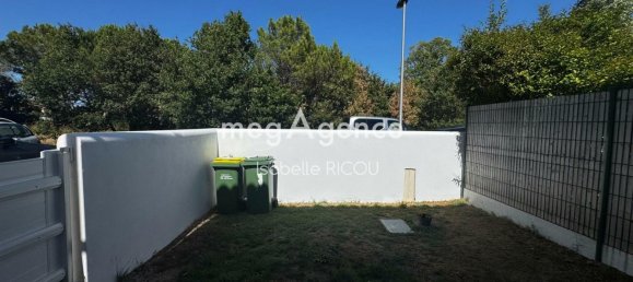 2 bedrooms House in Le Chateau-d'Oleron, France No. 357416 14