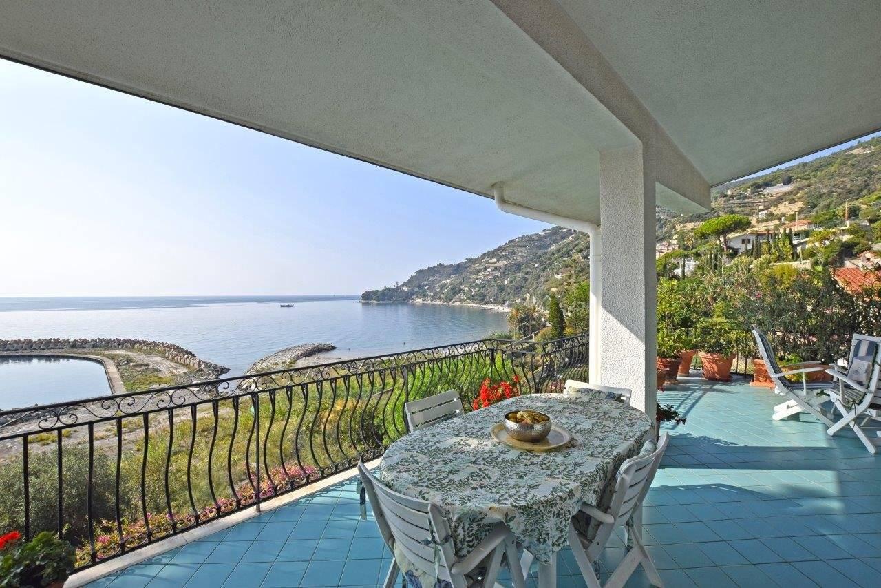 Penthouse de 3 divisões em Ospedaletti, Italy N.º 126383