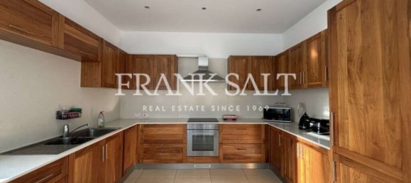 4 bedrooms Villa in Swieqi, Malta No. 3915 5