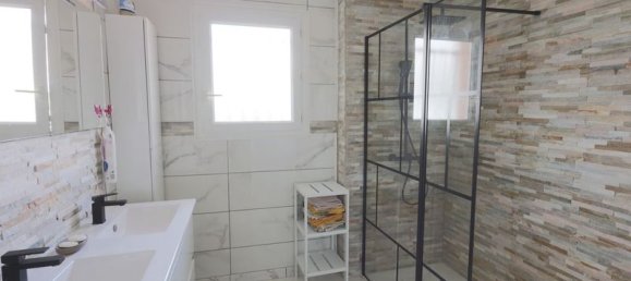 Casa de 3 dormitorios en Ain, France No. 302305 9