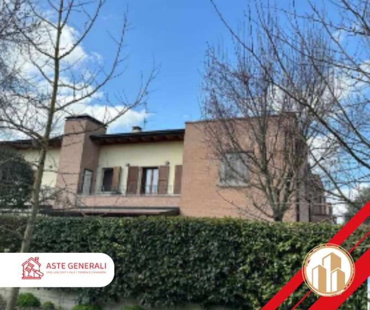 5 rooms Apartment in Carpi, Italy No. 95054