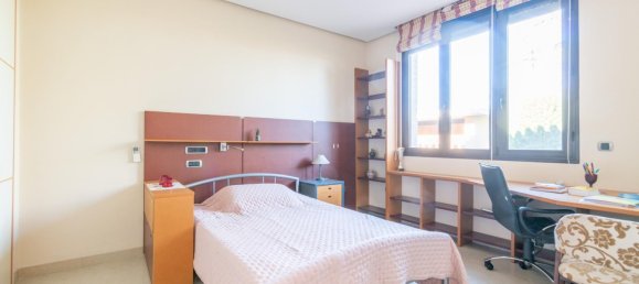 Дом с 8 спальнями в Альболоте, Испания № 170019 44