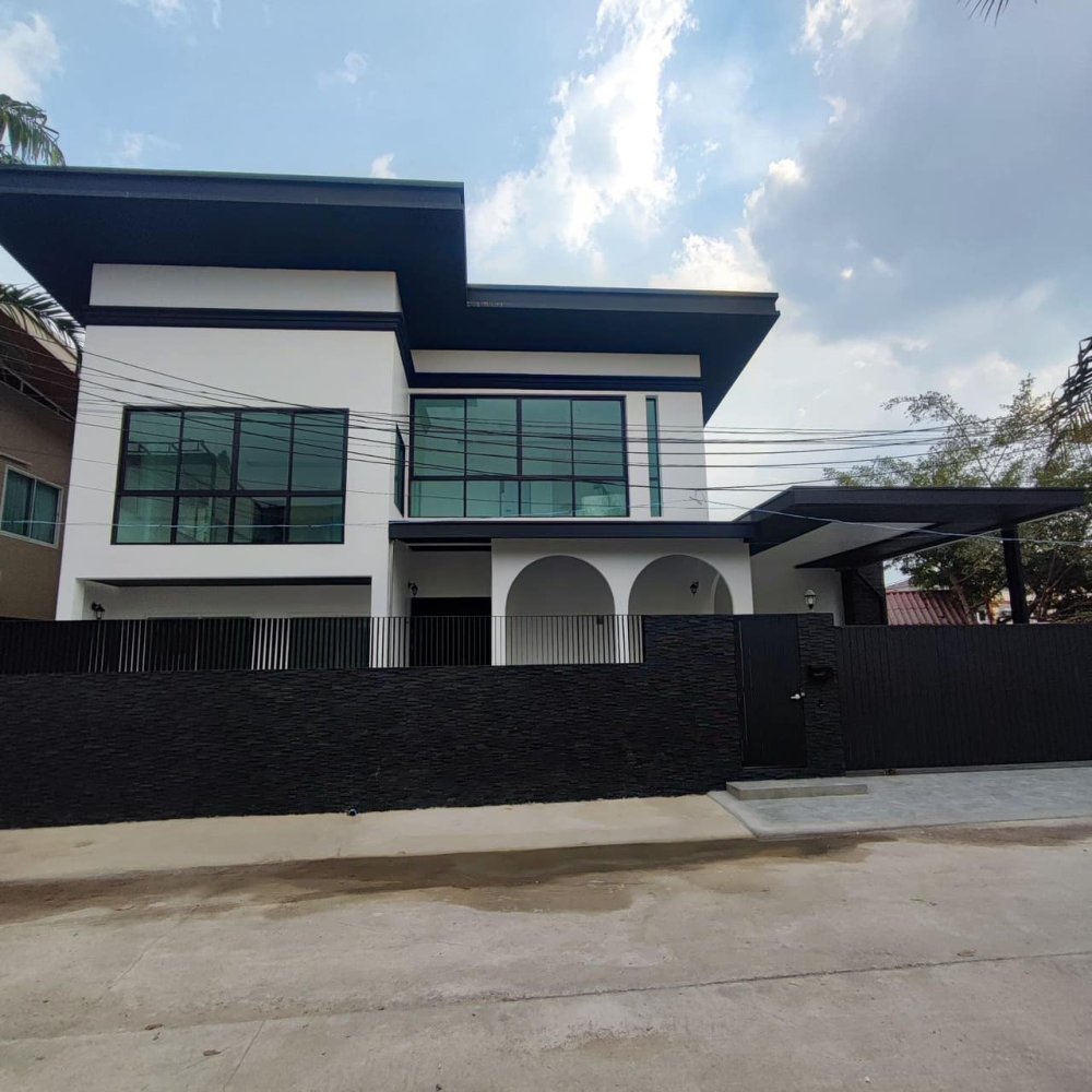 4 chambres house à vendre à Bang Lamung, Chonburi, Eastern Thailand, Thailand № 58756