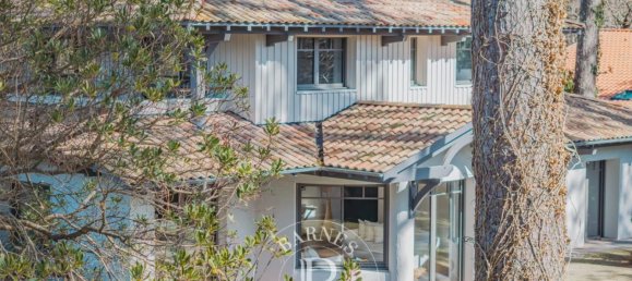 5 bedrooms Villa in La Teste-de-Buch, France No. 297727 2