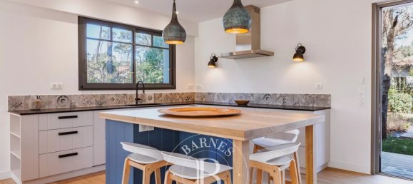 5 bedrooms Villa in La Teste-de-Buch, France No. 297727 10