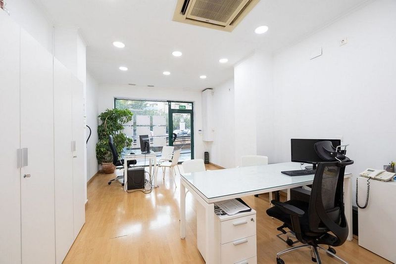 Gewerbliche Immobilie in Granada, Spain 59m², Nr. 227894