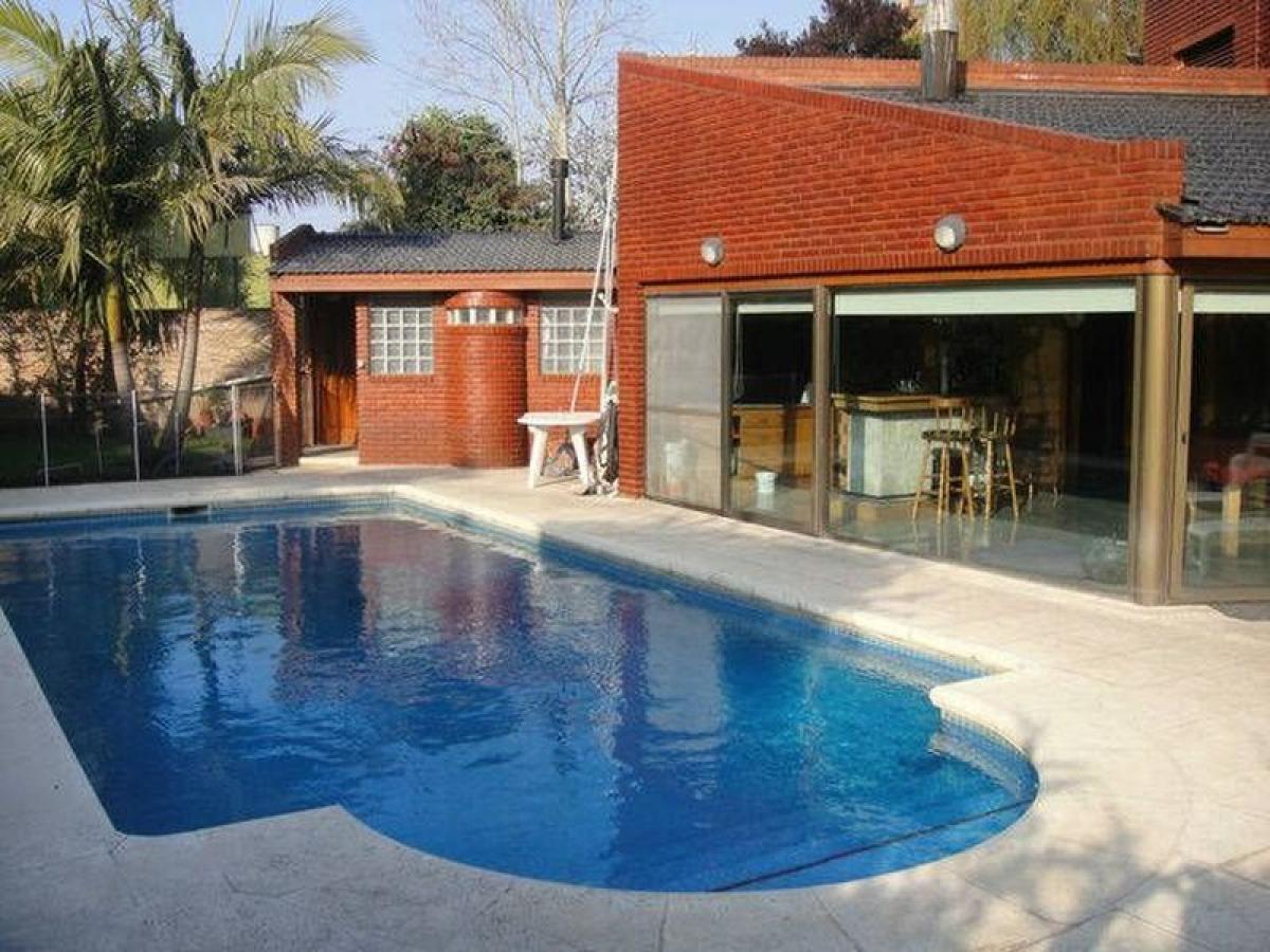 6 bedrooms House in Mar del Plata, Argentina No. 102776